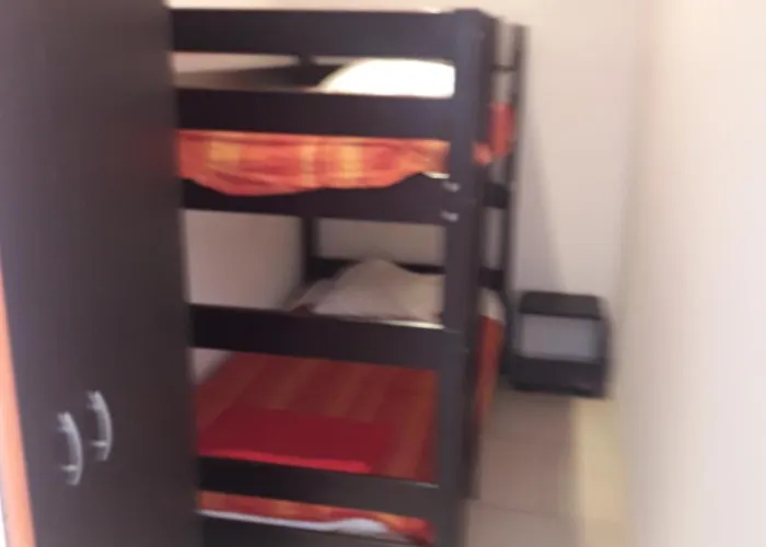 Briloc A 50m De La *